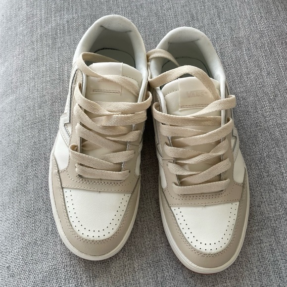 NEW never worn Vans size 7.5 - lowland cc - leather - marshmallow - Picture 7 of 9